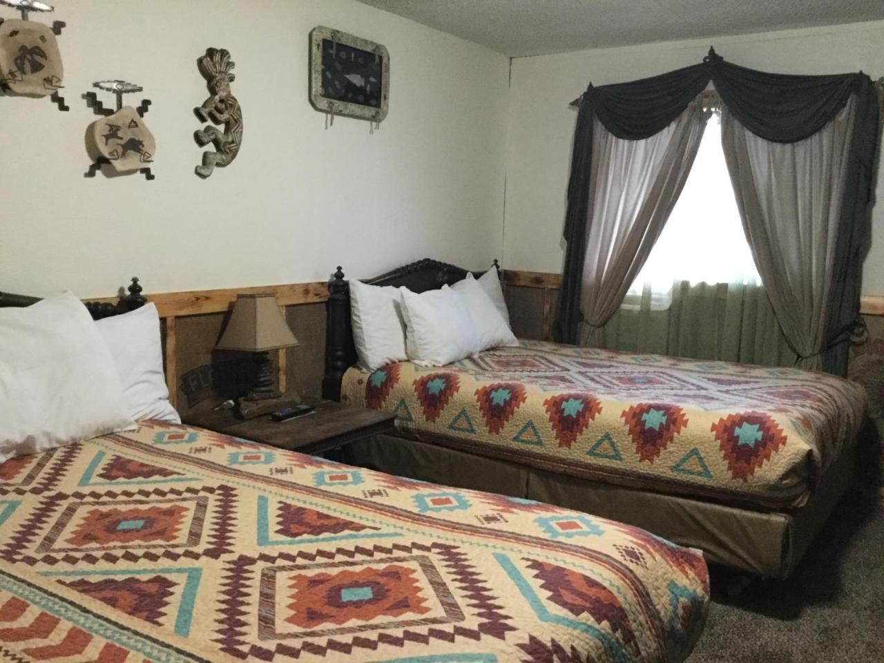 Black Bear MotelDavenport エクステリア 写真